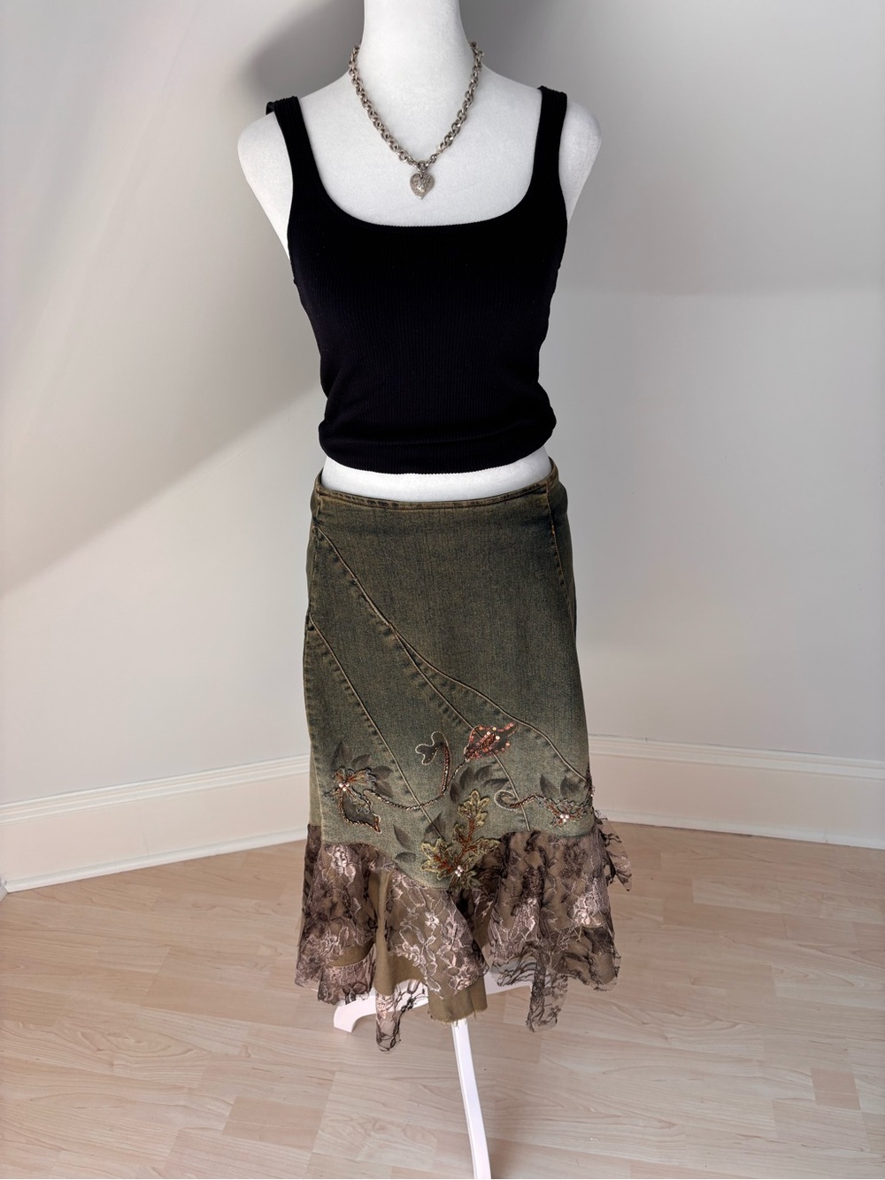 Frank Lyman Denim Lace Midi Skirt 🦋
